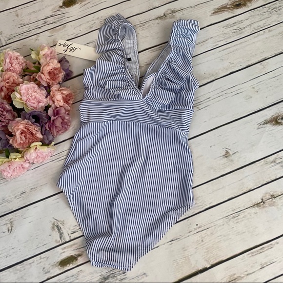 Retro Blue & White Strip Ruffled Push Up Swimsuit - Picture 11 of 16